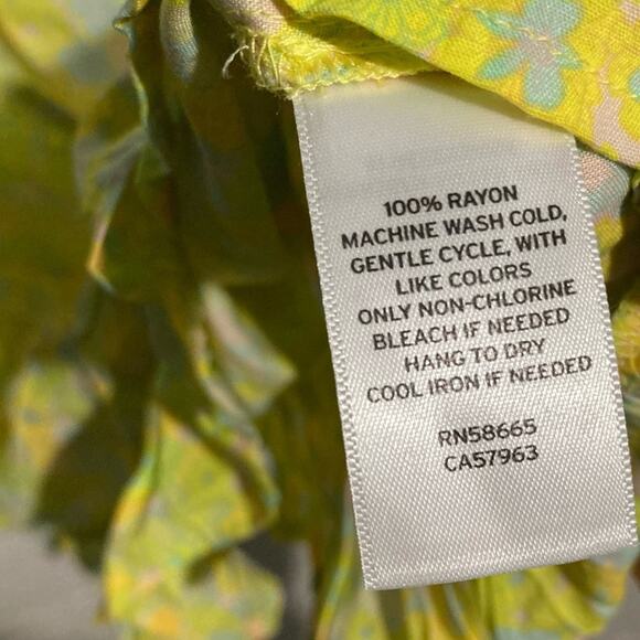 NWT Abound Runched Front Floral Camisole - Size M - Picture 5 of 6